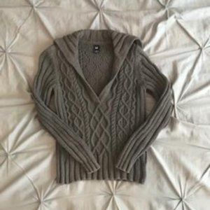 EUC Gap Cable Knit V-neck Sweater with Sailor Collar
